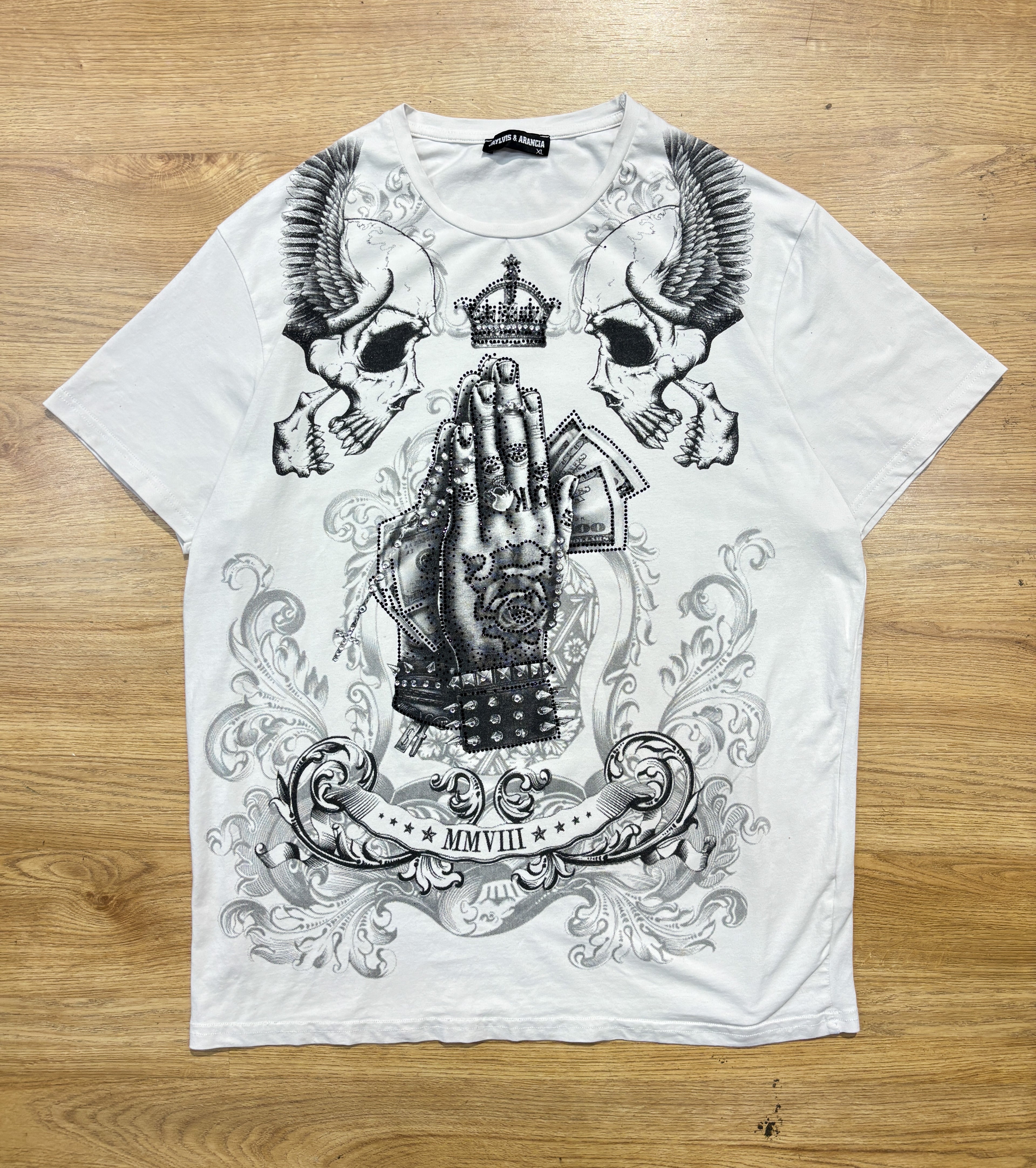 JAYLVIS and ARANCIA White Skull Rhinestone Tee