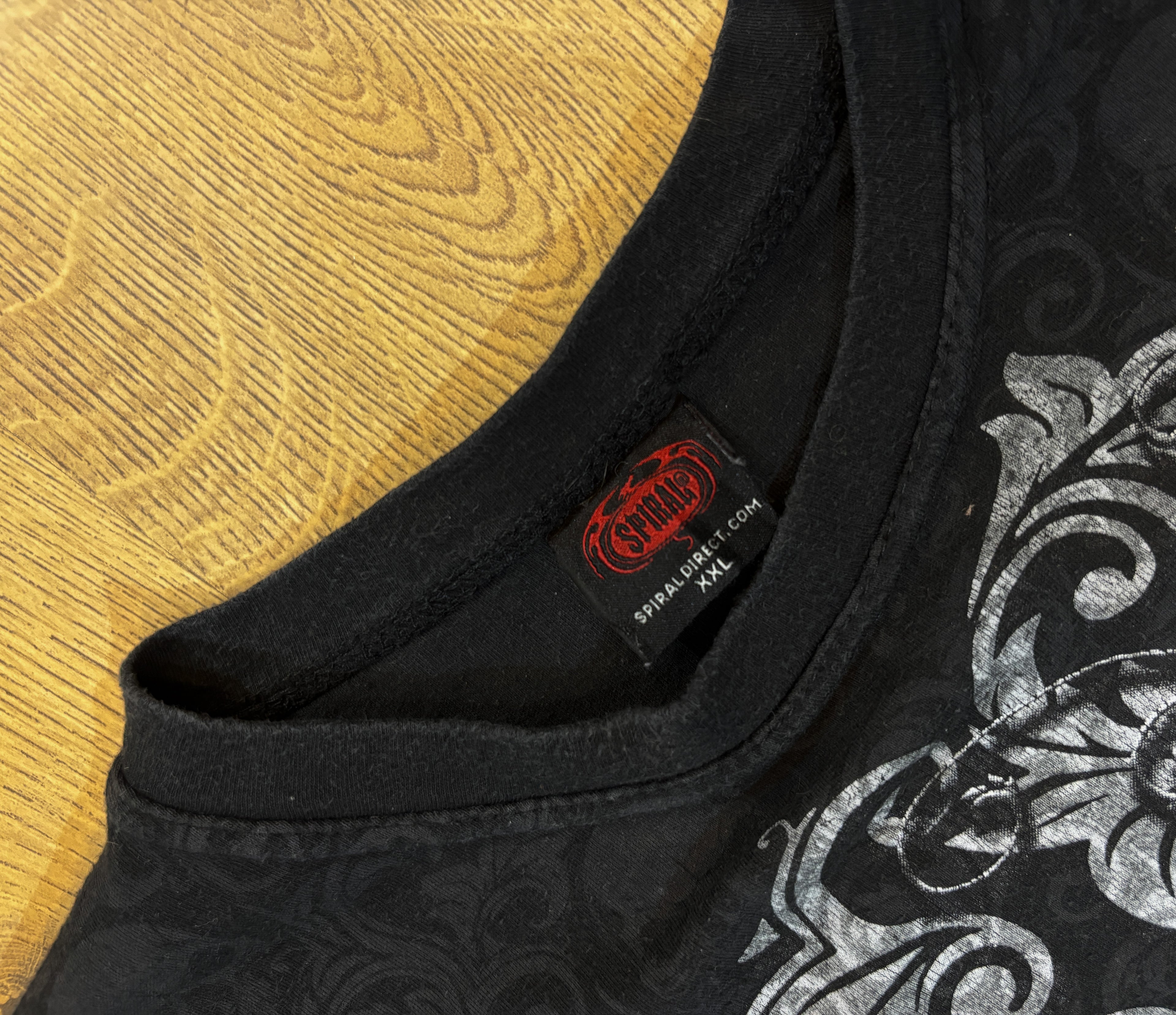 Spiral Y2K Skull Graphic Black Tee