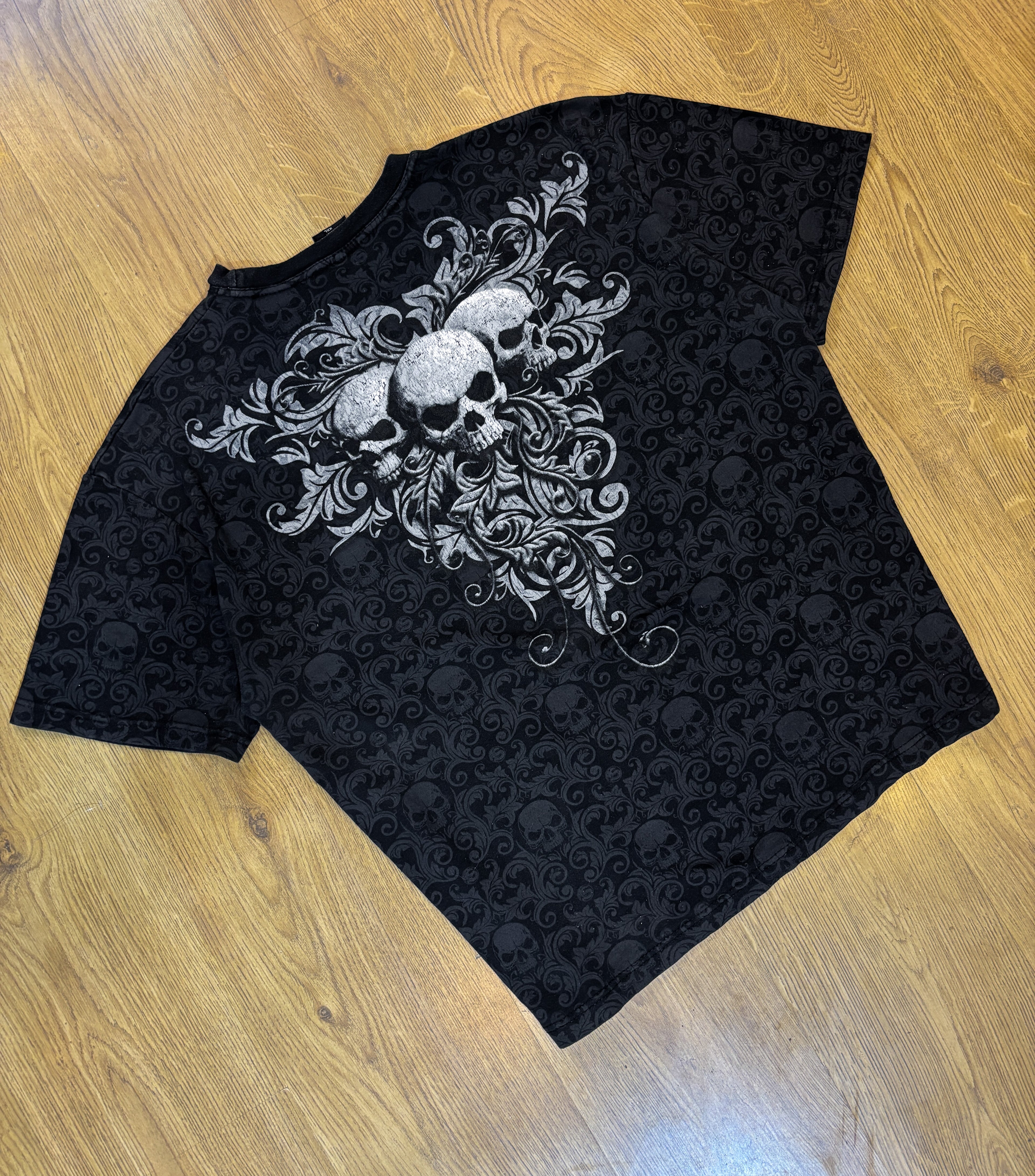 Spiral Y2K Skull Graphic Black Tee